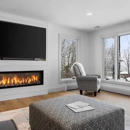 Traverse City Elmwood Ranch - Dog Friendly